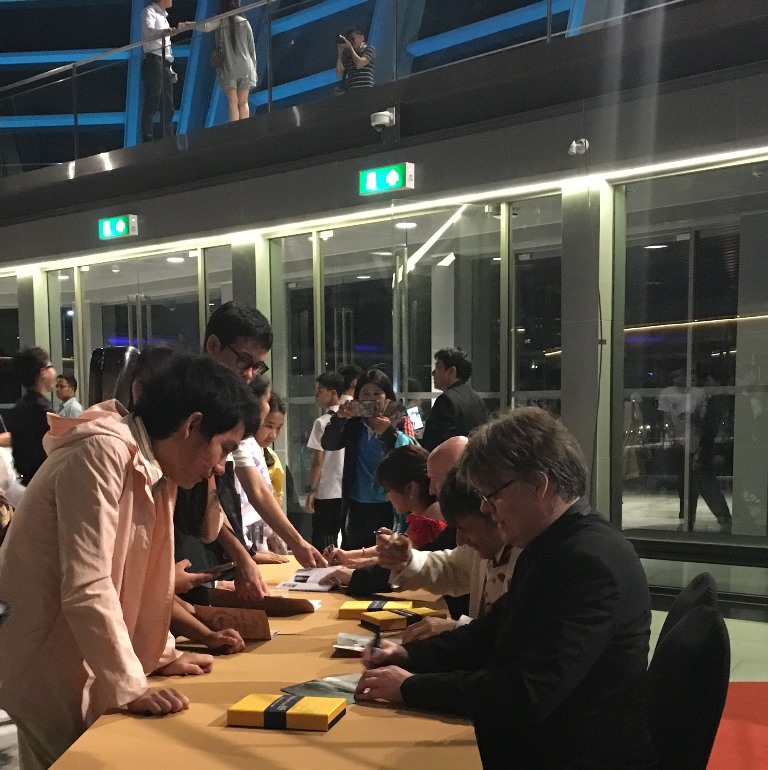 Arno Argos Raunig Carmina Burana Carl Orff Bangkok Autograph session 2016