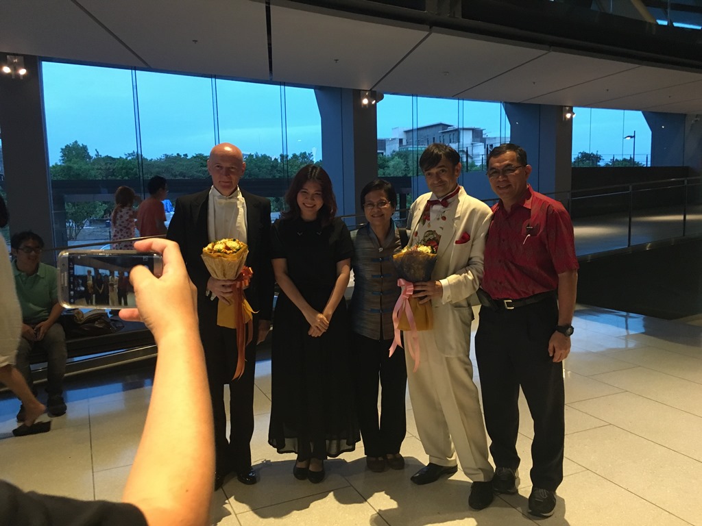 Arno Argos Raunig Carmina Burana Carl Orff Bangkok Photo Session 2016